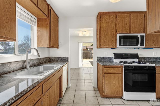 10505 Michele Avenue, Bakersfield, CA 93312