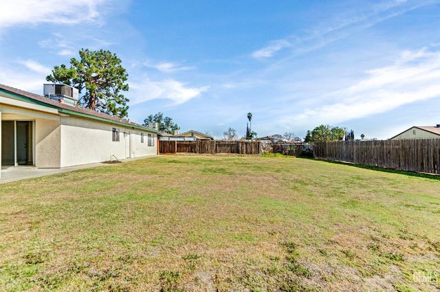 10505 Michele Avenue, Bakersfield, CA 93312