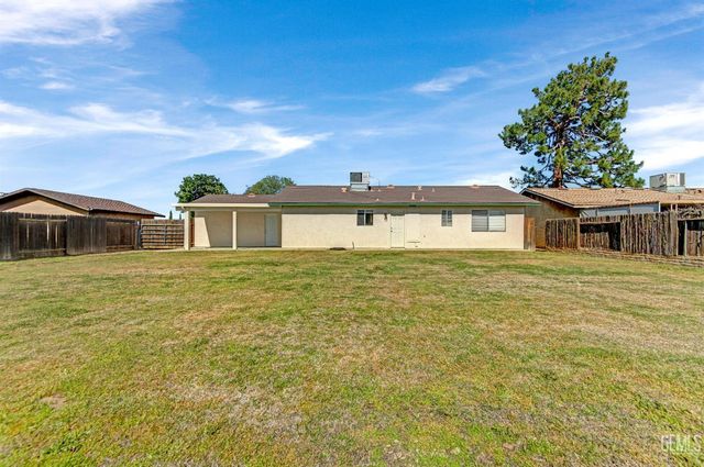 10505 Michele Avenue, Bakersfield, CA 93312