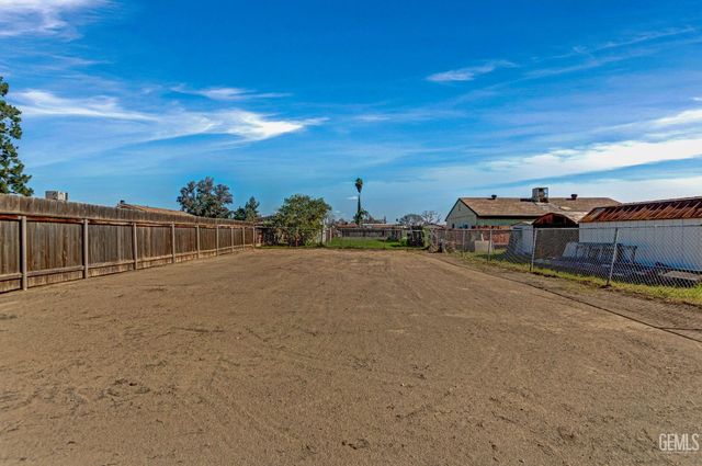 10505 Michele Avenue, Bakersfield, CA 93312