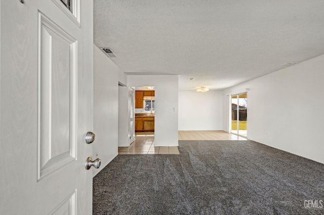 10505 Michele Avenue, Bakersfield, CA 93312