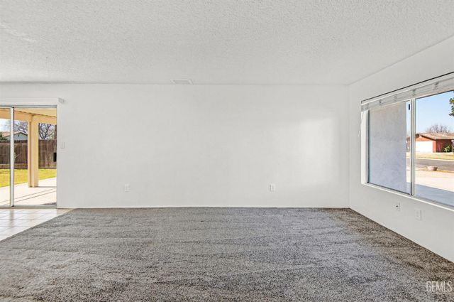 10505 Michele Avenue, Bakersfield, CA 93312