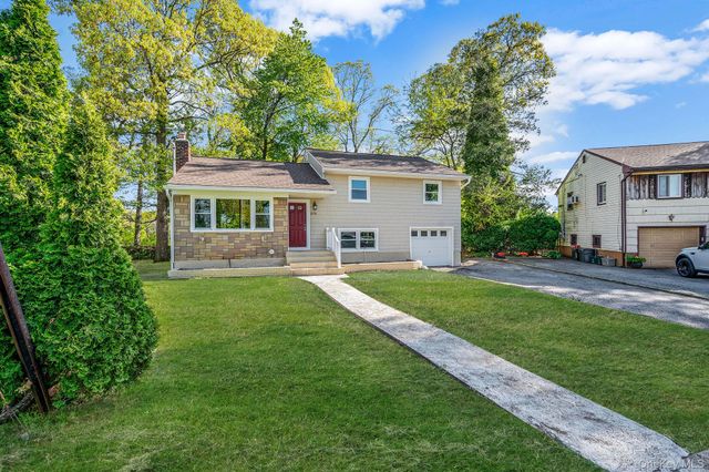 1076 Northgate Court, Uniondale, NY 11553