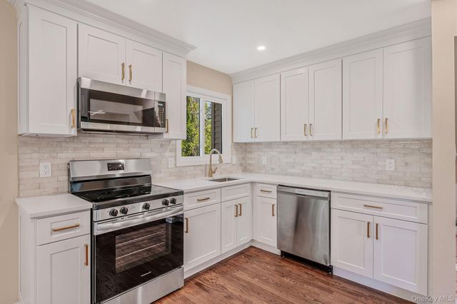 1076 Northgate Court, Uniondale, NY 11553