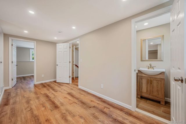 1076 Northgate Court, Uniondale, NY 11553