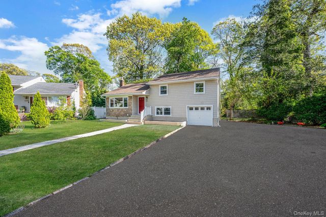 1076 Northgate Court, Uniondale, NY 11553