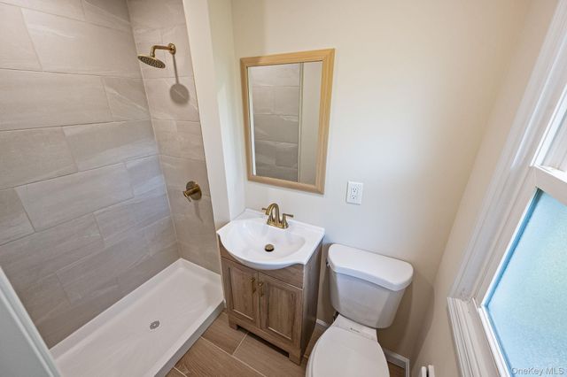 1076 Northgate Court, Uniondale, NY 11553