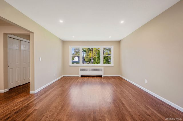 1076 Northgate Court, Uniondale, NY 11553