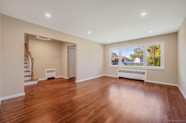 1076 Northgate Court, Uniondale, NY 11553
