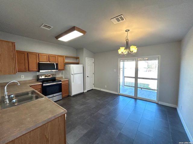 3331 Falcon, New Braunfels, TX 78130