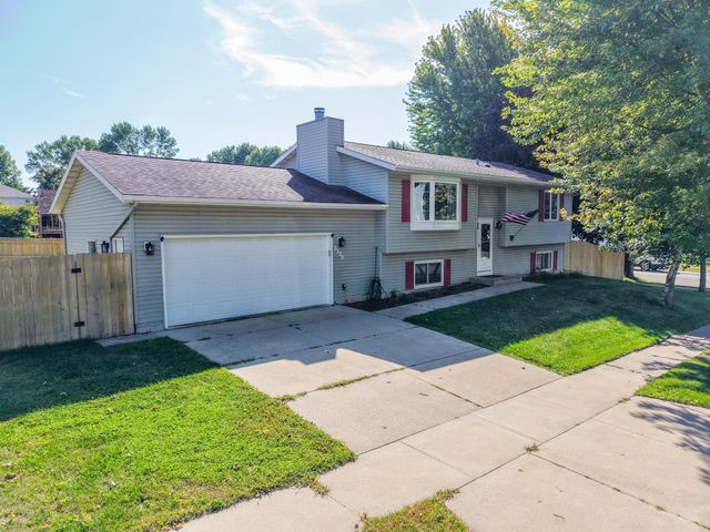 5520 23rd Avenue NW, Rochester, MN 55901