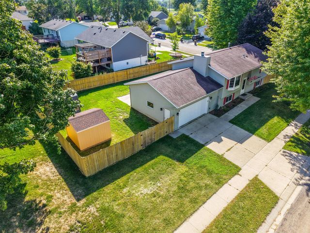 5520 23rd Avenue NW, Rochester, MN 55901
