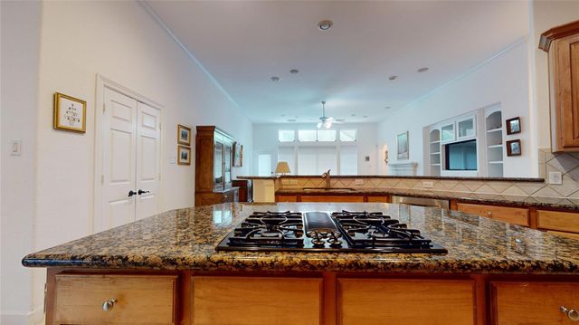 316 Grand Creek Drive, League City, TX 77573