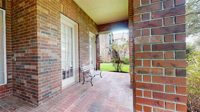 316 Grand Creek Drive, League City, TX 77573