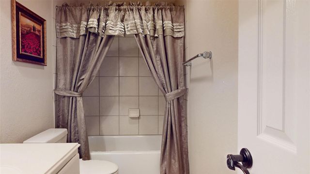 316 Grand Creek Drive, League City, TX 77573