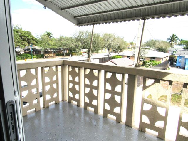 606 S C Street 204, Lake Worth Beach, FL 33460