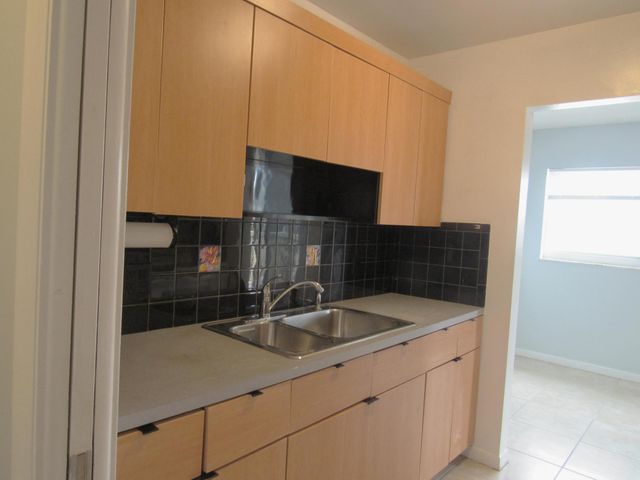 606 S C Street 204, Lake Worth Beach, FL 33460