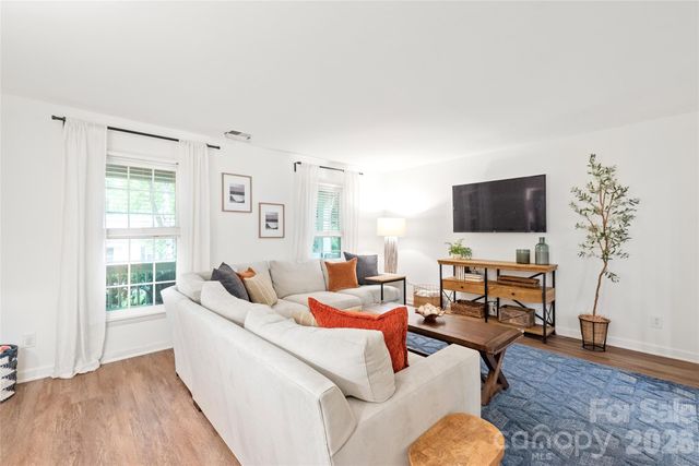 419 Scarborough Lane, Matthews, NC 28105