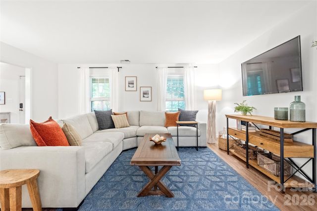 419 Scarborough Lane, Matthews, NC 28105