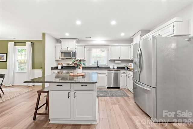 419 Scarborough Lane, Matthews, NC 28105
