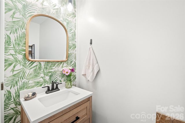 419 Scarborough Lane, Matthews, NC 28105