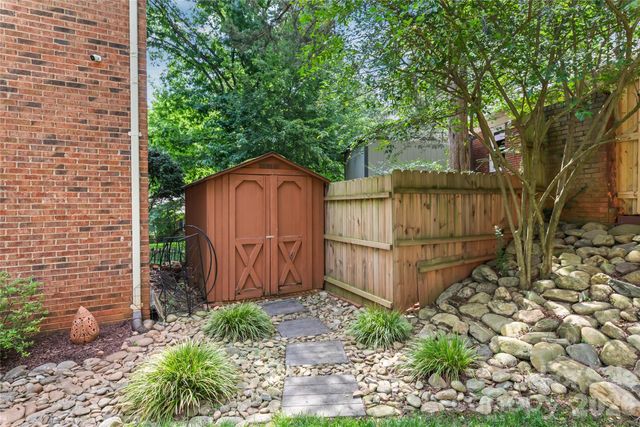 419 Scarborough Lane, Matthews, NC 28105