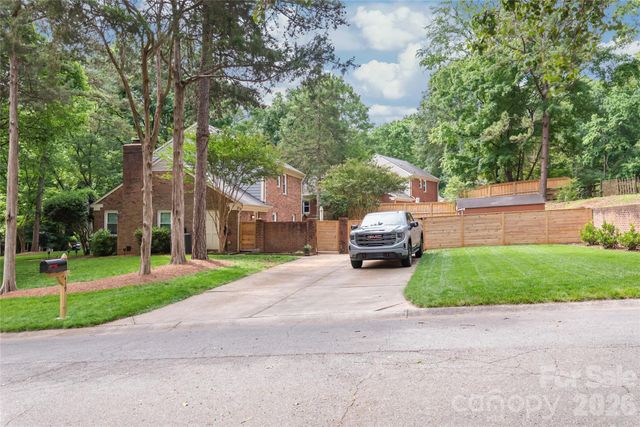 419 Scarborough Lane, Matthews, NC 28105