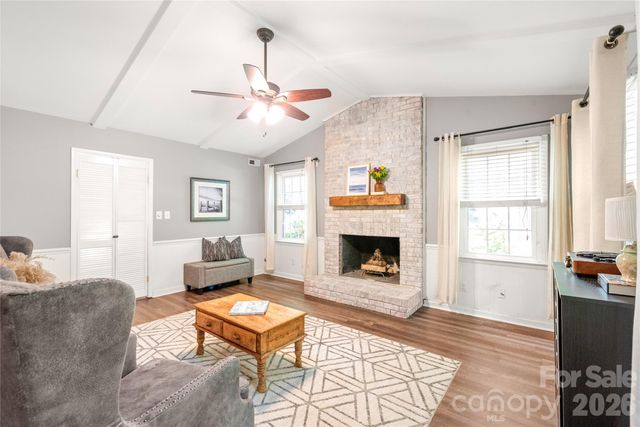 419 Scarborough Lane, Matthews, NC 28105