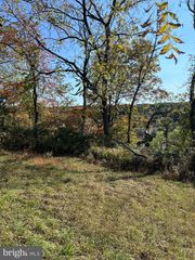 988 HORSEMAN DRIVE, Auburn, PA 17922