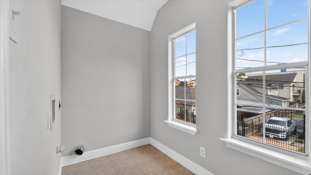 4439 Spencer Street, Houston, TX 77007