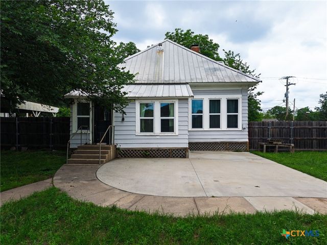 1312 E Leon Street, Gatesville, TX 76528