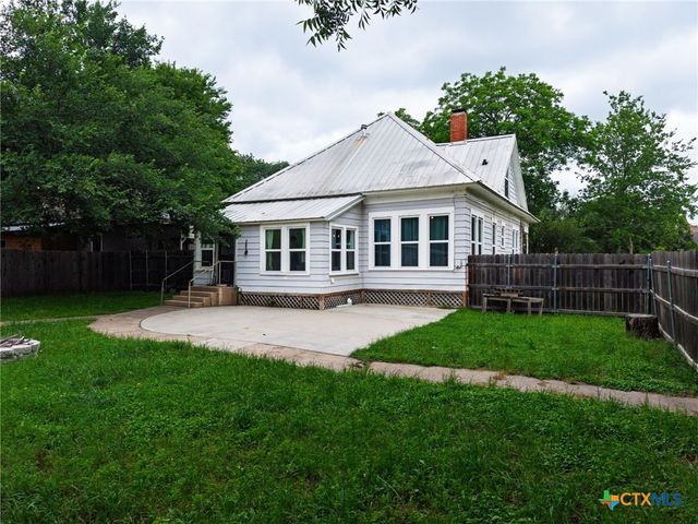 1312 E Leon Street, Gatesville, TX 76528