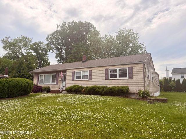 25 Lawrence Place, Freehold, NJ 07728