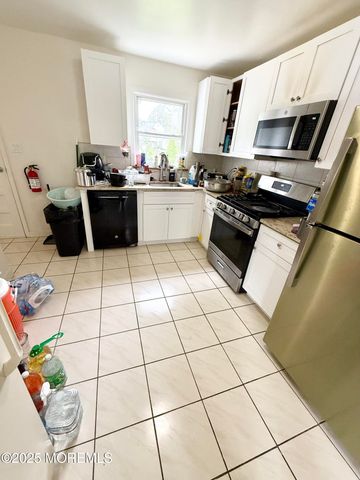 25 Lawrence Place, Freehold, NJ 07728