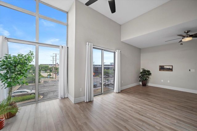 2121 S Kinnickinnick AVENUE #120, Milwaukee, WI 53207