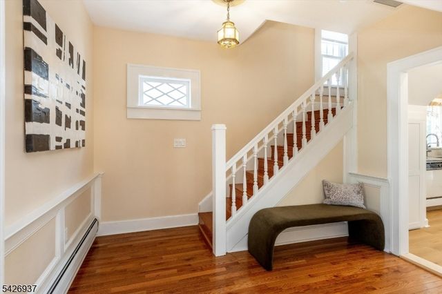 27 Edgewood Rd, Bloomfield Twp., NJ 07003