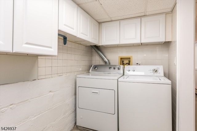 27 Edgewood Rd, Bloomfield Twp., NJ 07003