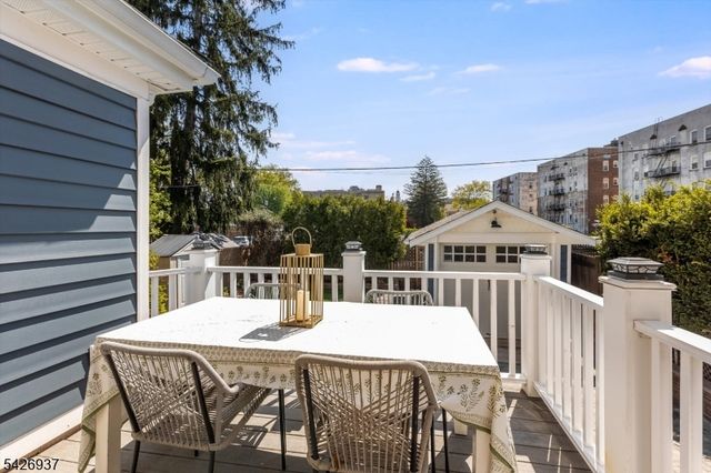 27 Edgewood Rd, Bloomfield Twp., NJ 07003