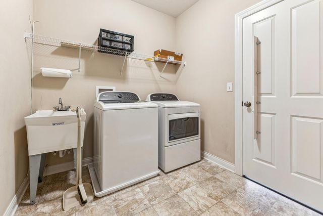 6161 Longwood Drive, Hilliard, OH 43026