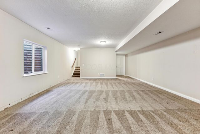 6161 Longwood Drive, Hilliard, OH 43026