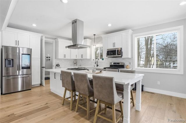 3570 Watkins Lake Road, Waterford, MI 48328