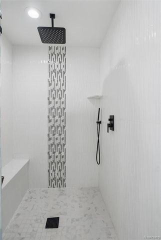 3570 Watkins Lake Road, Waterford, MI 48328