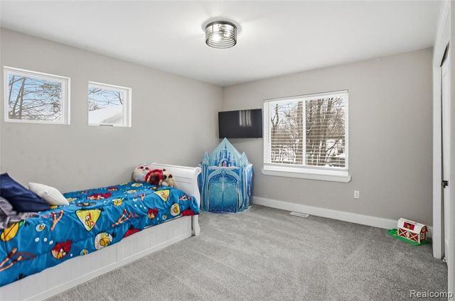 3570 Watkins Lake Road, Waterford, MI 48328