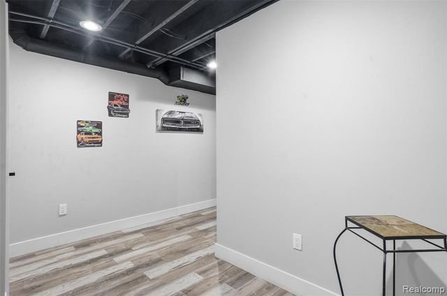 3570 Watkins Lake Road, Waterford, MI 48328