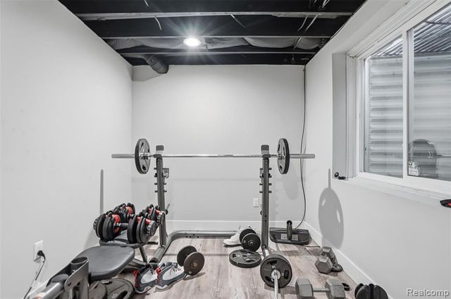 3570 Watkins Lake Road, Waterford, MI 48328