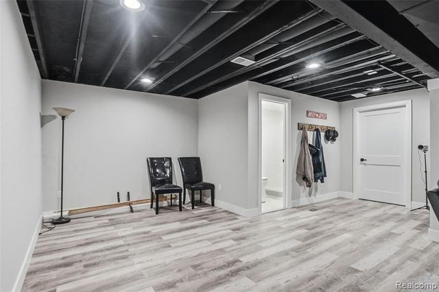 3570 Watkins Lake Road, Waterford, MI 48328