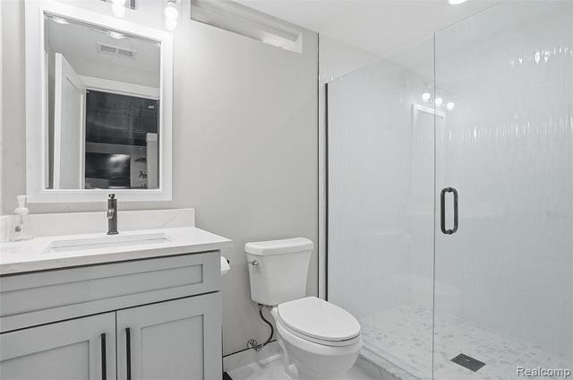 3570 Watkins Lake Road, Waterford, MI 48328