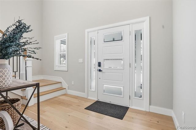 3570 Watkins Lake Road, Waterford, MI 48328