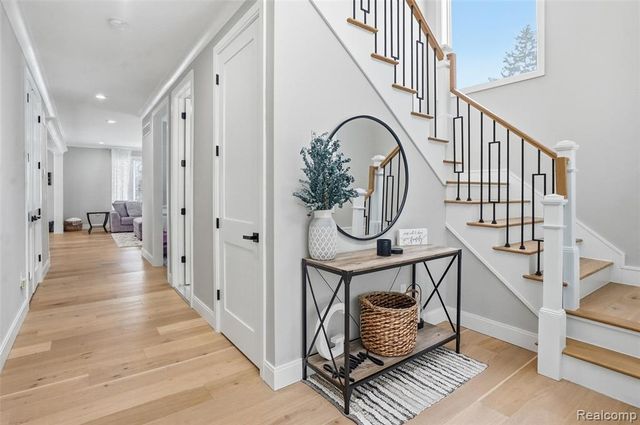 3570 Watkins Lake Road, Waterford, MI 48328