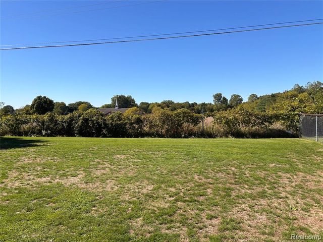 1055 Millville Road, Lapeer, MI 48446
